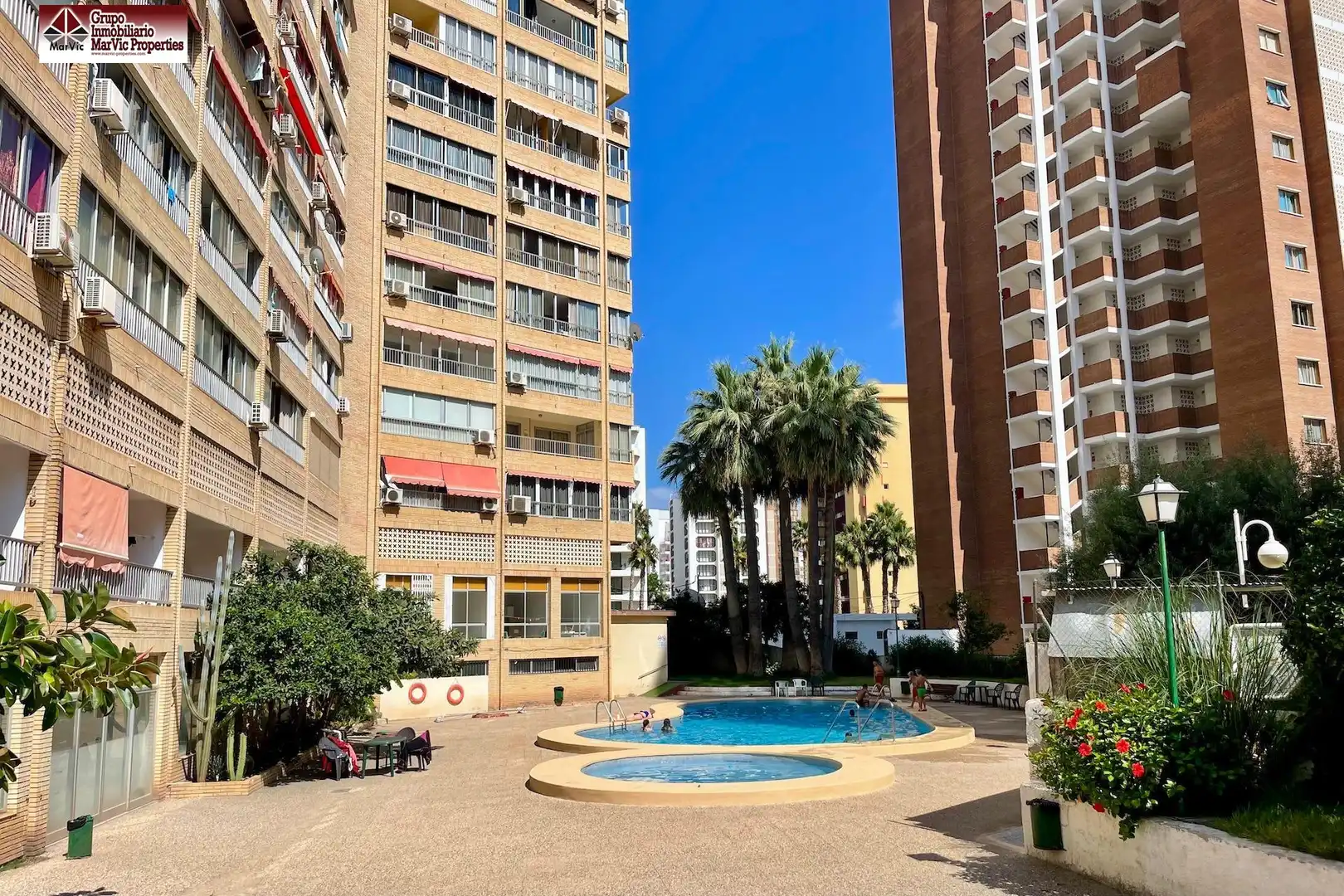 Flat with pool for sale in Playa de Levante
