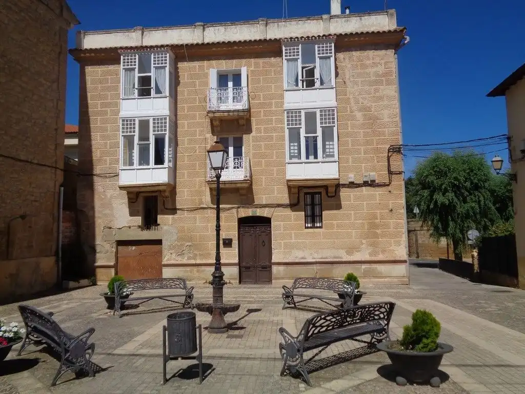 Vista exterior de Pis en venda en Casalarreina amb Calefacció, Parquet i Terrassa