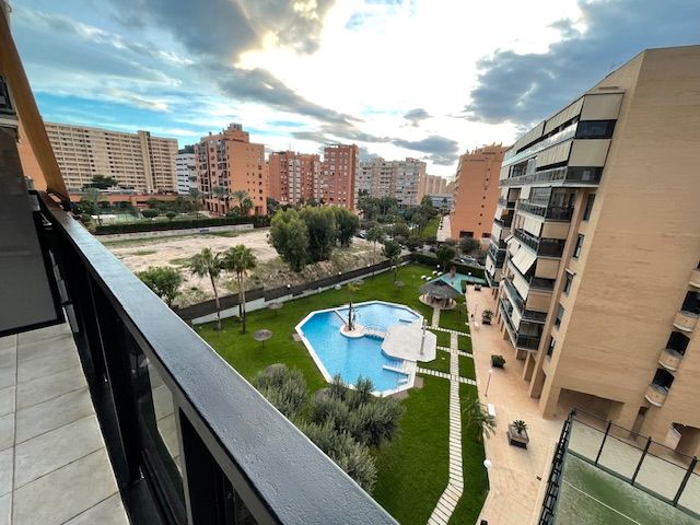 Piscina de Pis de lloguer en Alicante / Alacant amb Aire condicionat, Calefacció i Terrassa