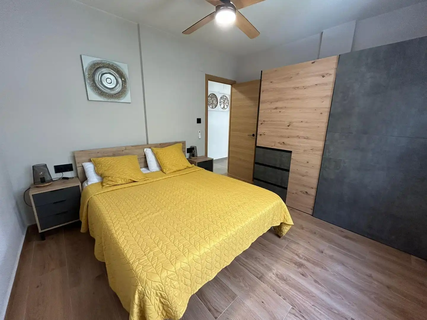 Habitación de Apartamento en venta en Torrevieja con Aire acondicionado, Amueblado y Balcón