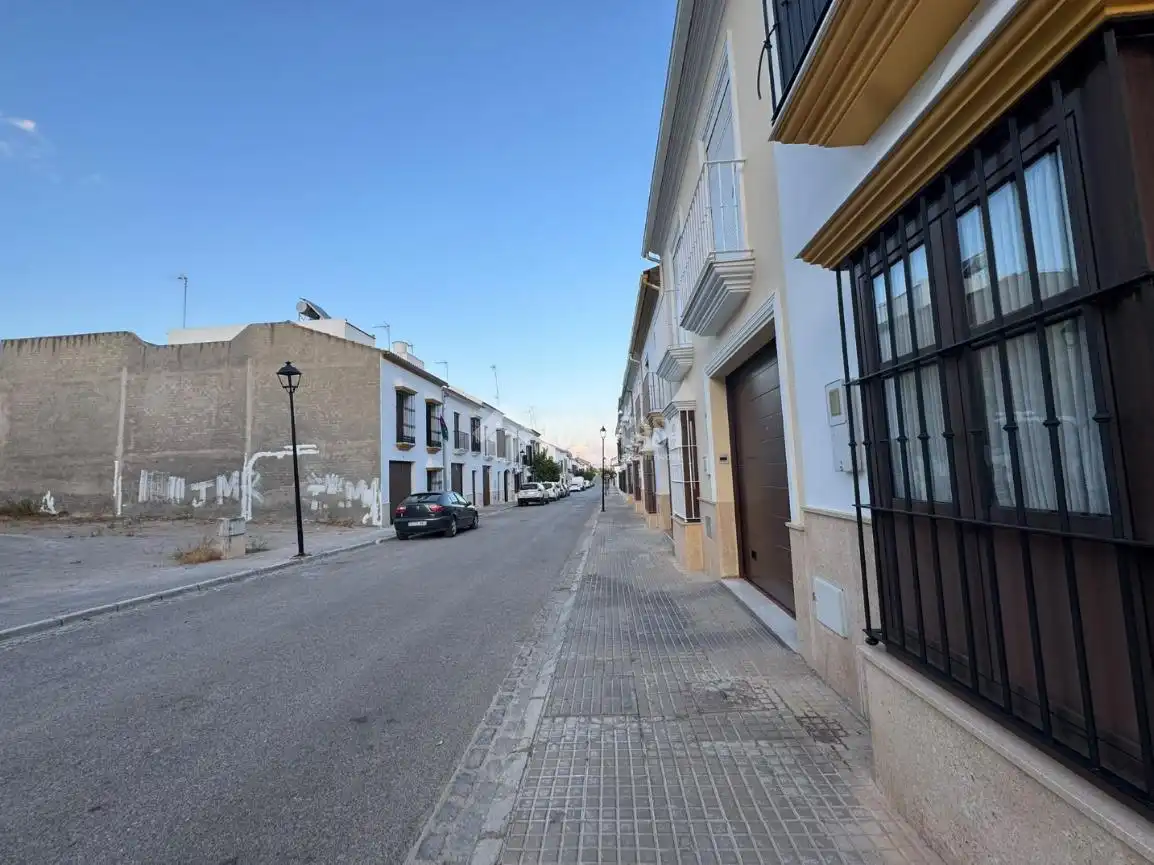 Casa adosada en venta en Calle Dr. Manuel E. Patarroyo, Osuna