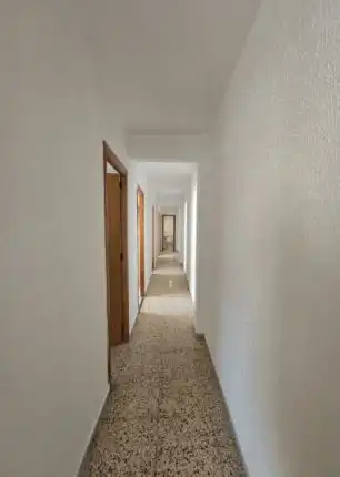 Wohnung zur Miete in Canals mit Balkon und Alarm