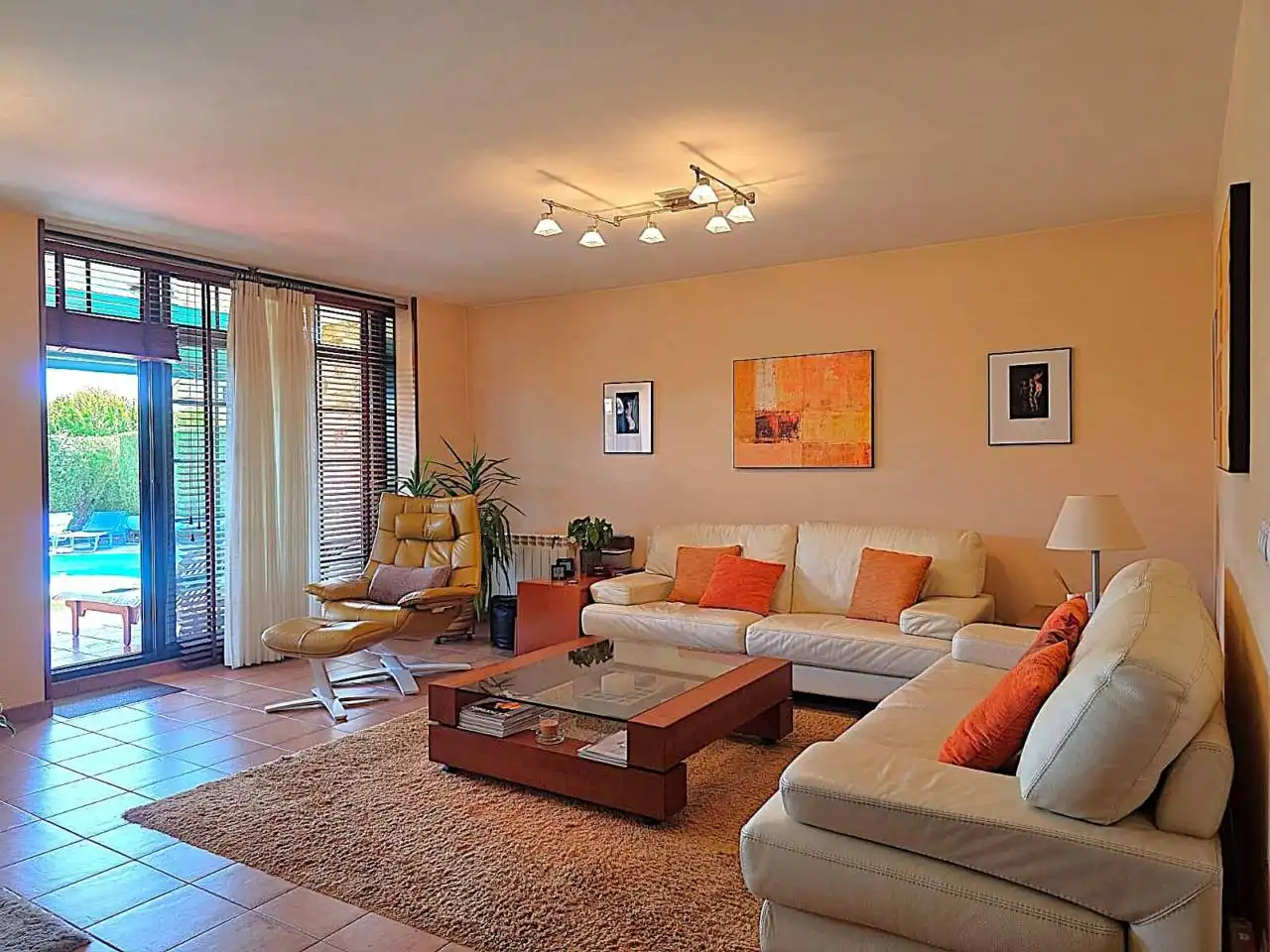 Wohnzimmer von Einfamilien-Reihenhaus zum Verkauf in Sada (A Coruña) mit Klimaanlage, Heizung und Privatgarten