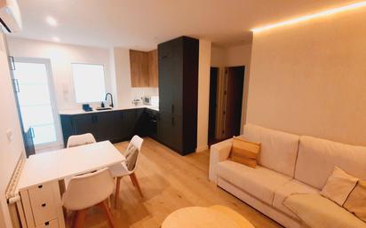 Living room of Study to rent in  Madrid Capital  with Air Conditioner and Terrace