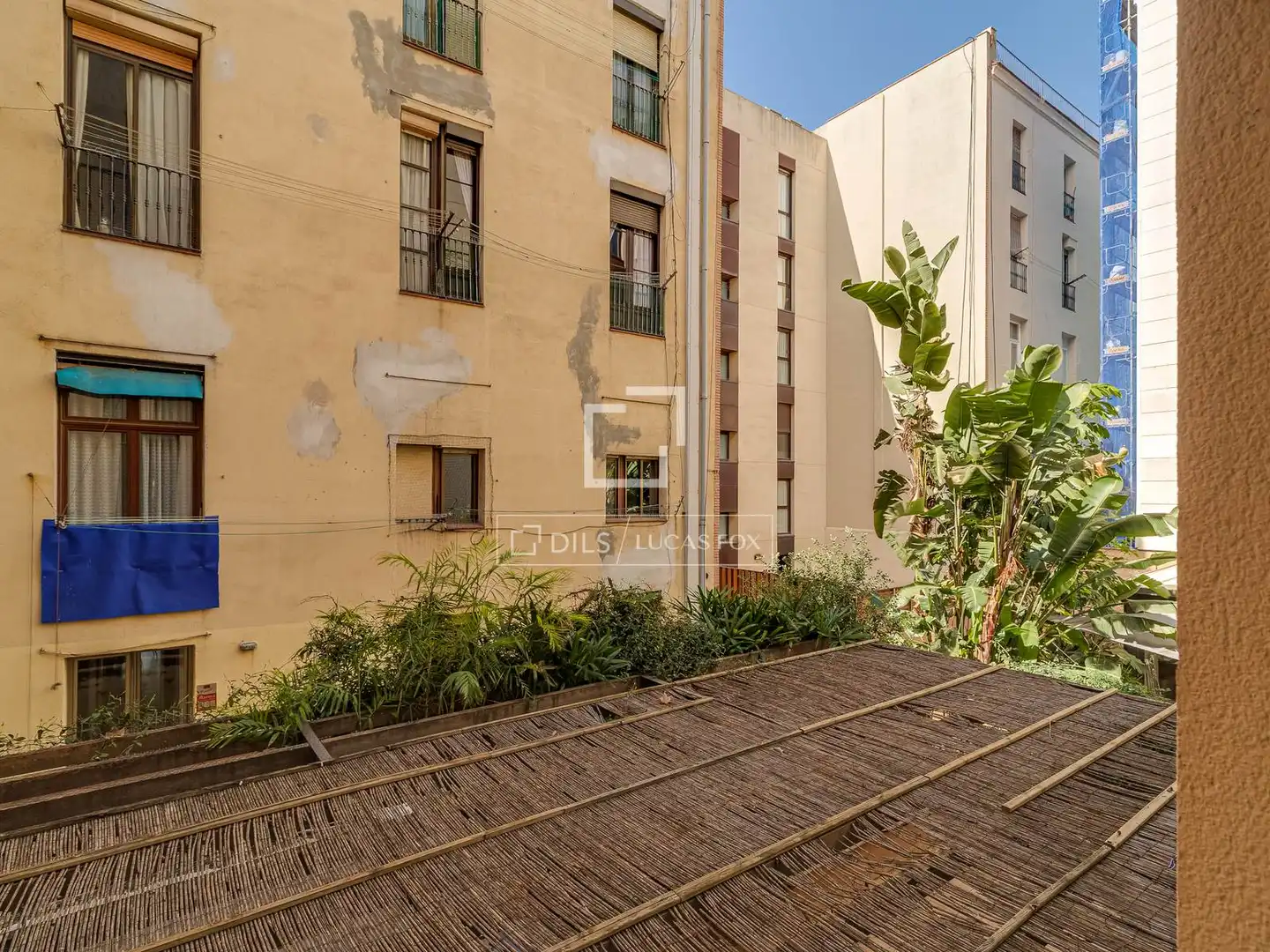 Außenansicht von Wohnung zum Verkauf in Barcelona mit Klimaanlage, Heizung und Parkett