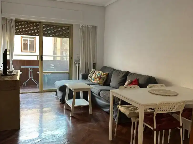 Sala d'estar de Pis en venda en  Madrid Capital amb Balcó
