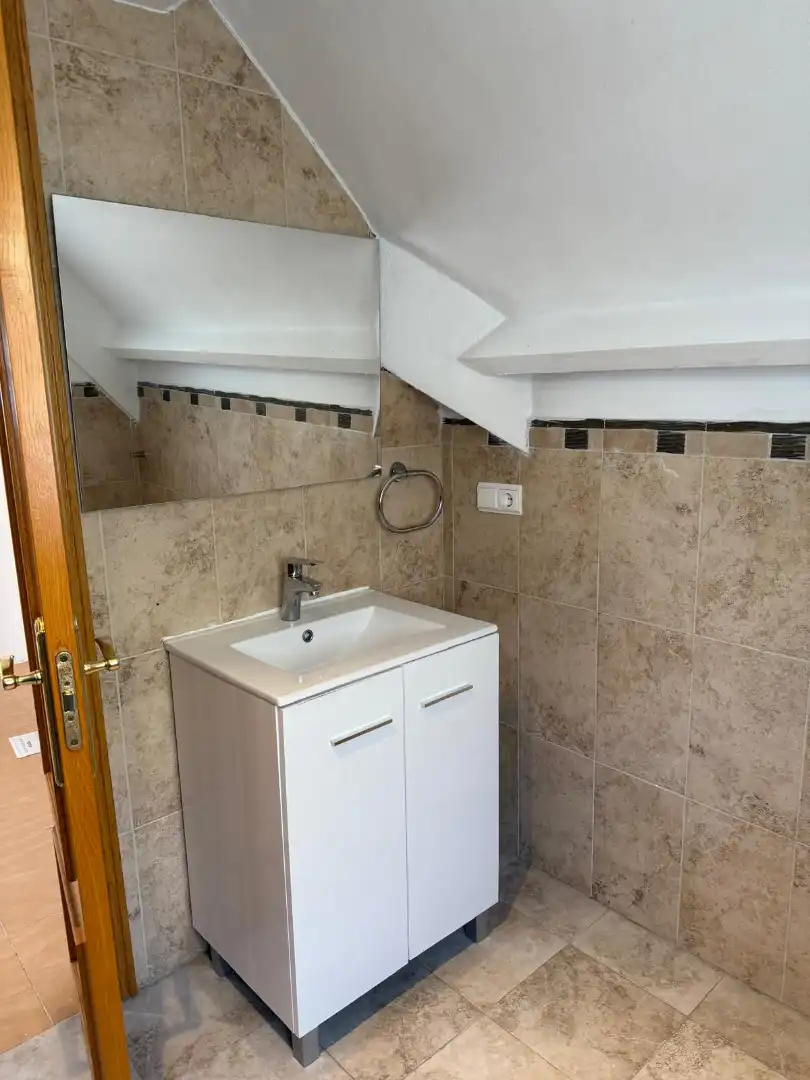 Baño de Ático de alquiler en Benalmádena con Aire acondicionado, Terraza y Balcón