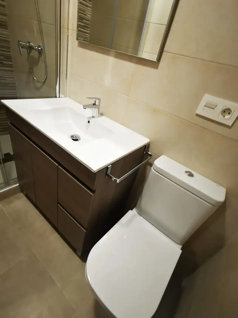 Bany de Apartament de lloguer en Salamanca amb Calefacció, Parquet i Moblat