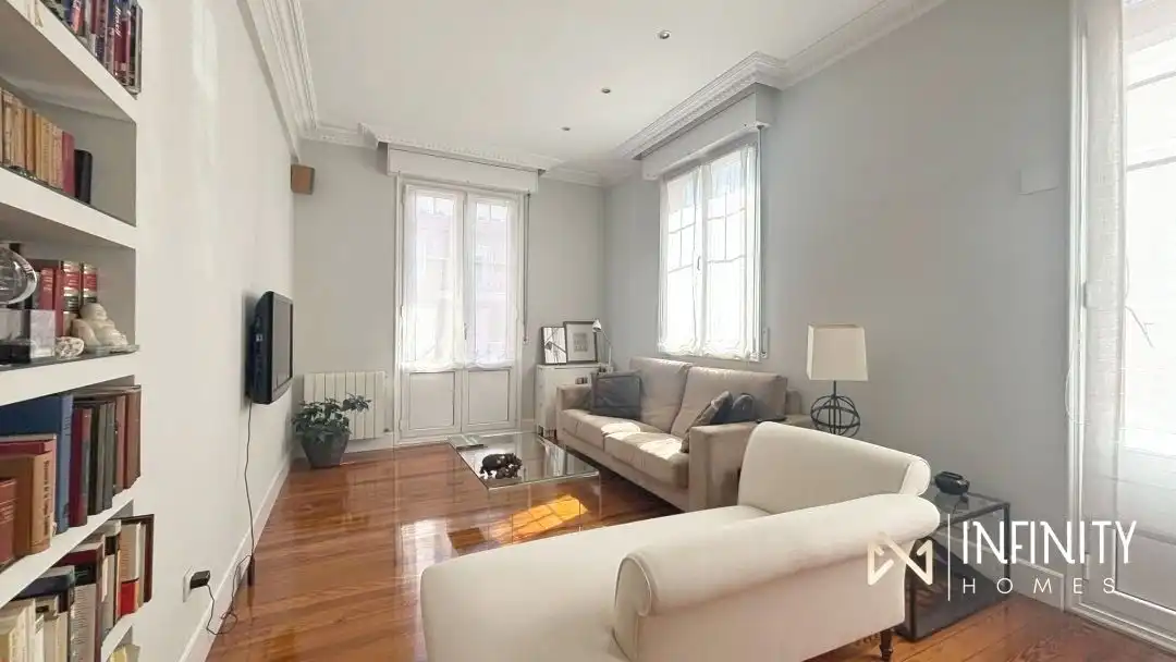 Living room of Flat for rent in Bilbao   with Heating, Terrace and Balcony