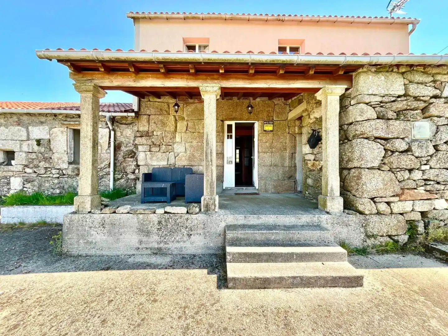 Vista exterior de Piso en venta en Curtis con Jardín privado, Parquet y Trastero