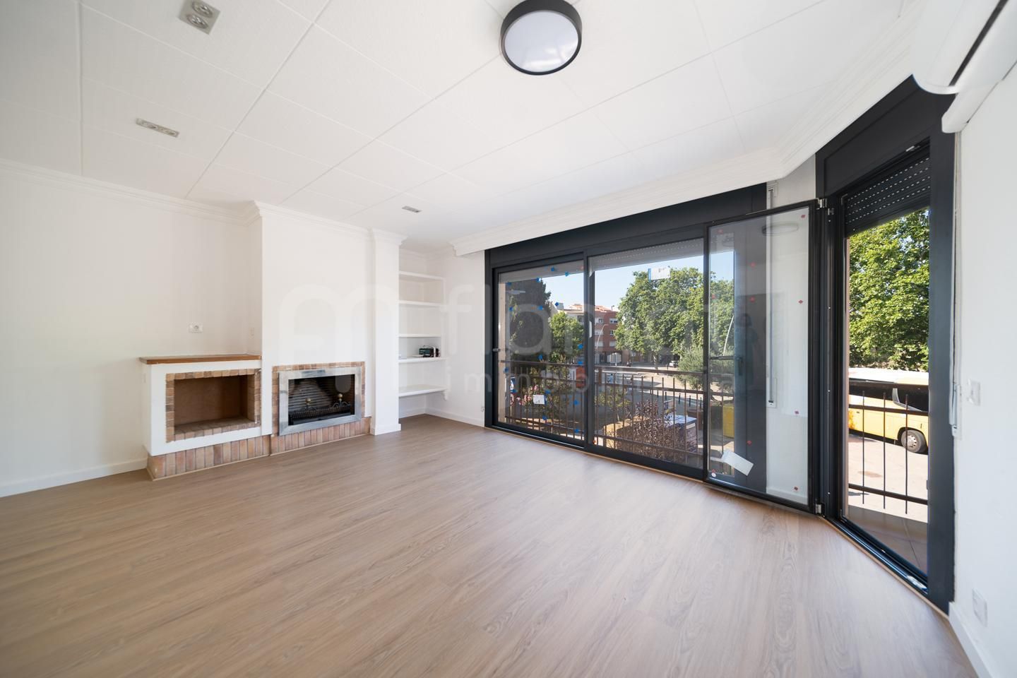 Sala d'estar de Pis en venda en Roses amb Aire condicionat i Terrassa