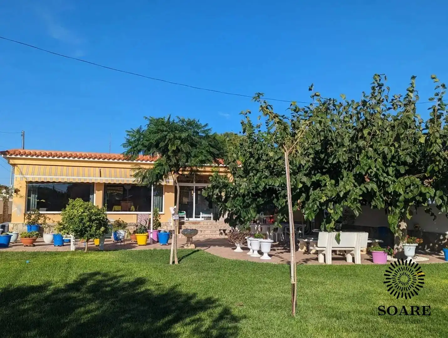 Chalet con jardín en venta en D`AIGUADOLIVA