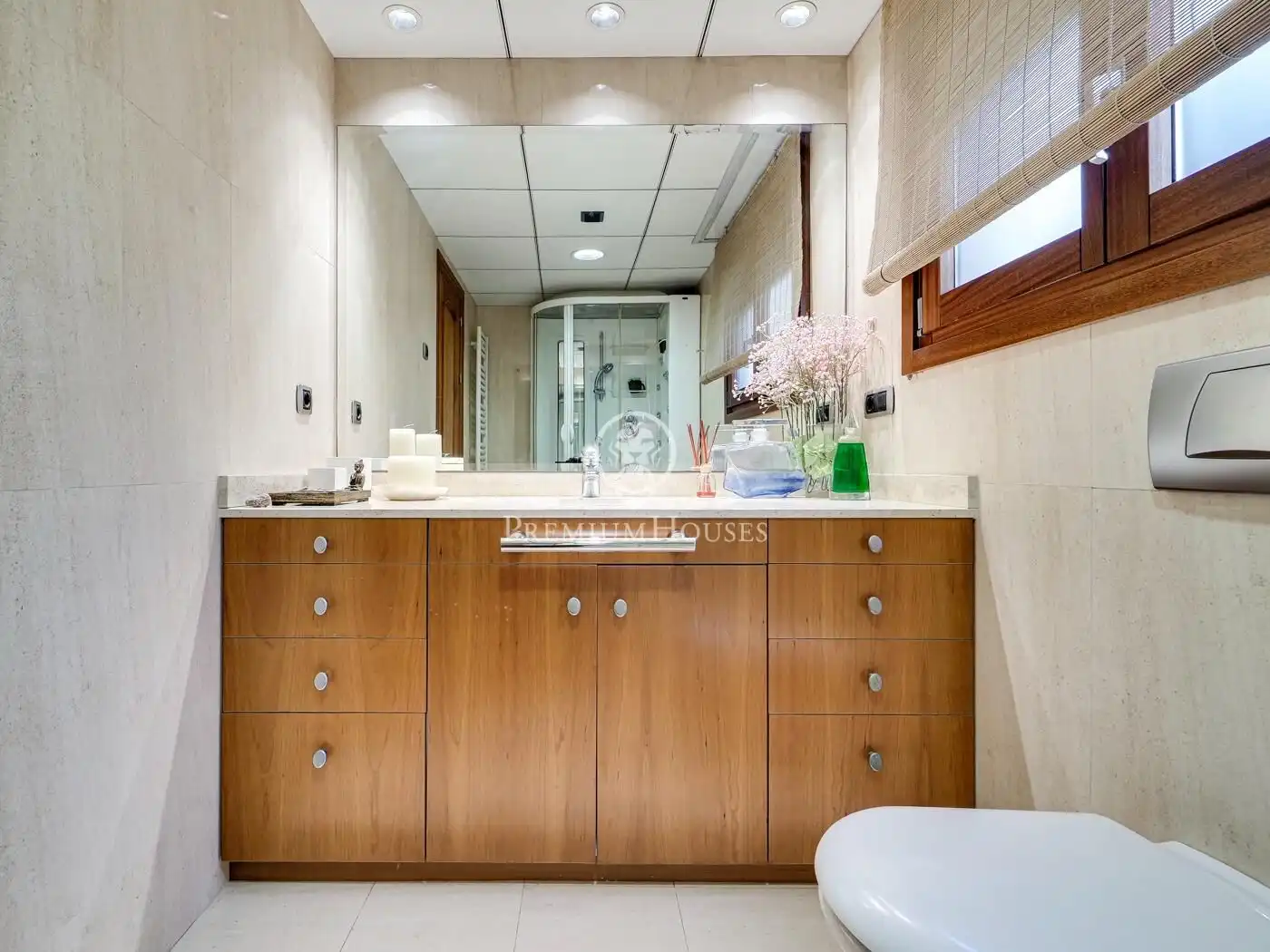 Bathroom of Houses for sale in Olesa de Montserrat  with Air Conditioner, Private garden and Terrace