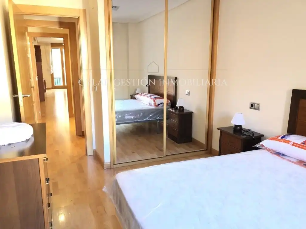 Bedroom of Flat for rent in Salamanca  with Heating, Parquet flooring and Terrace