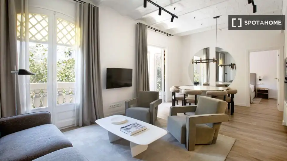 Appartamento con terrazza in affitto a Eixample