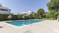 Swimming pool of Duplex for sale in  Madrid Capital  with Air Conditioner, Terrace and Swimming Pool