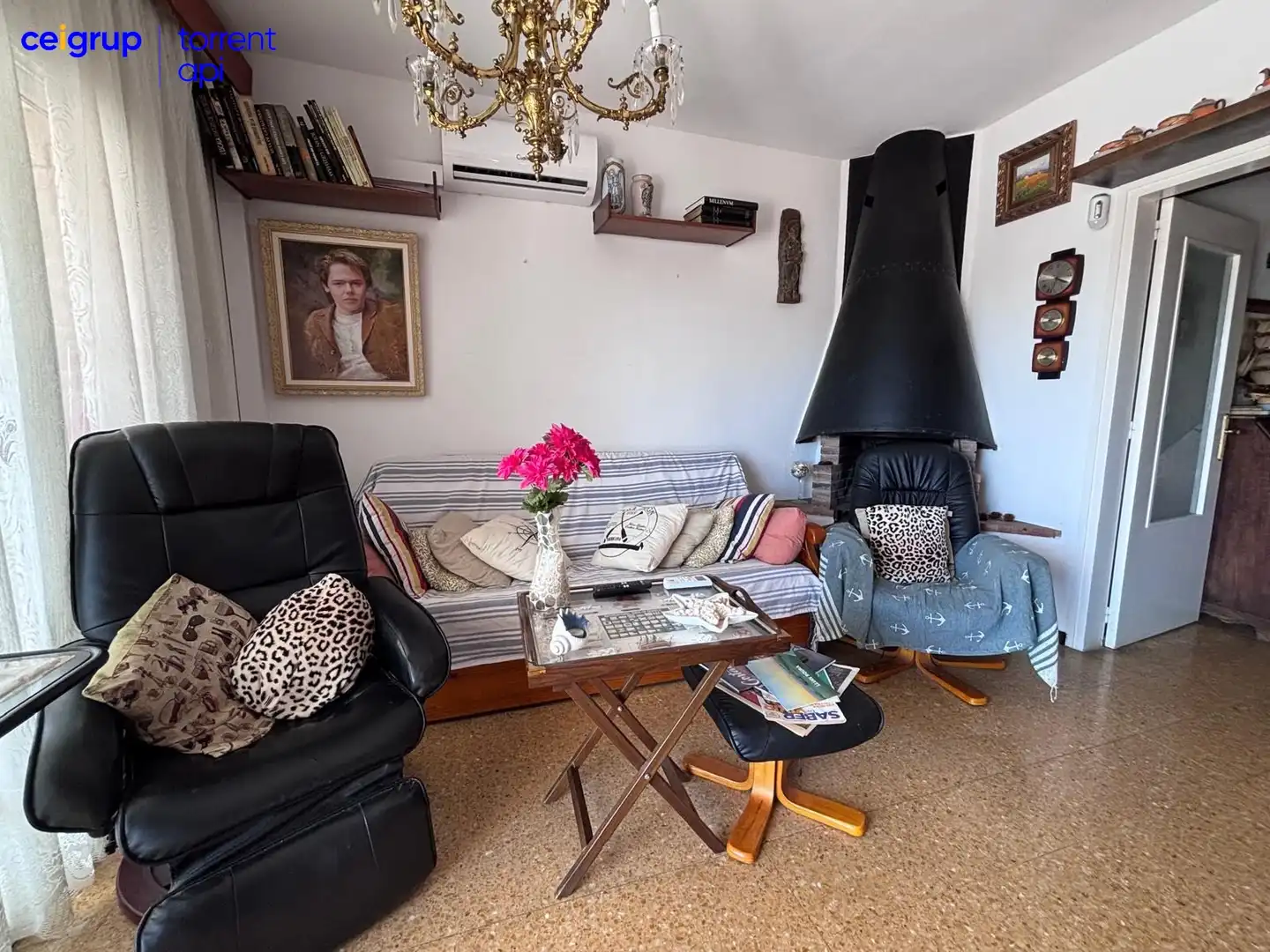 Living room of Ground floor for sale in L'Escala  with Air Conditioner and Terrace