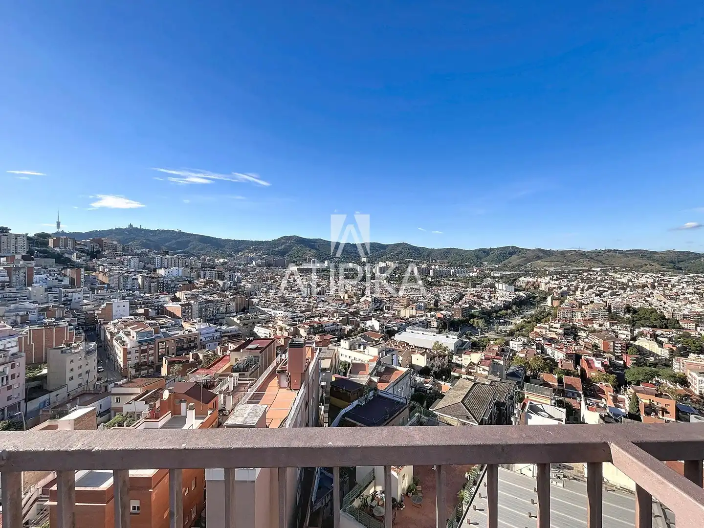 Außenansicht von Maisonette zum Verkauf in Barcelona mit Klimaanlage, Heizung und Terrasse