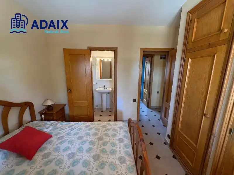 Habitación de Casa o chalet en venta en Roda de Berà con Terraza, Trastero y Horno