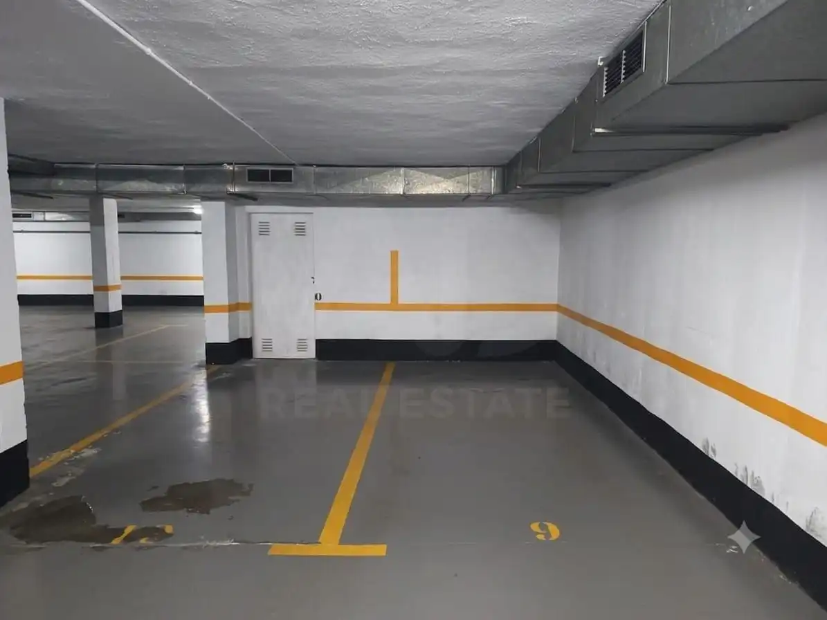 Einzelparkplatz zum Verkauf in Avenida de San Luis, imagen 3