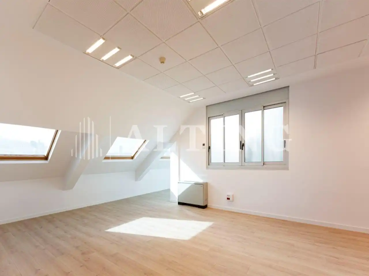 Office space with lift to rent in Carrer Aragó 182, imagen 12