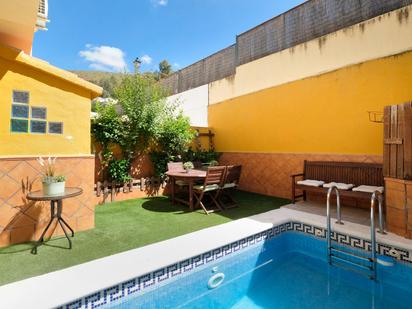 Jardí de Casa adosada en venda en Cenes de la Vega amb Aire condicionat, Terrassa i Piscina