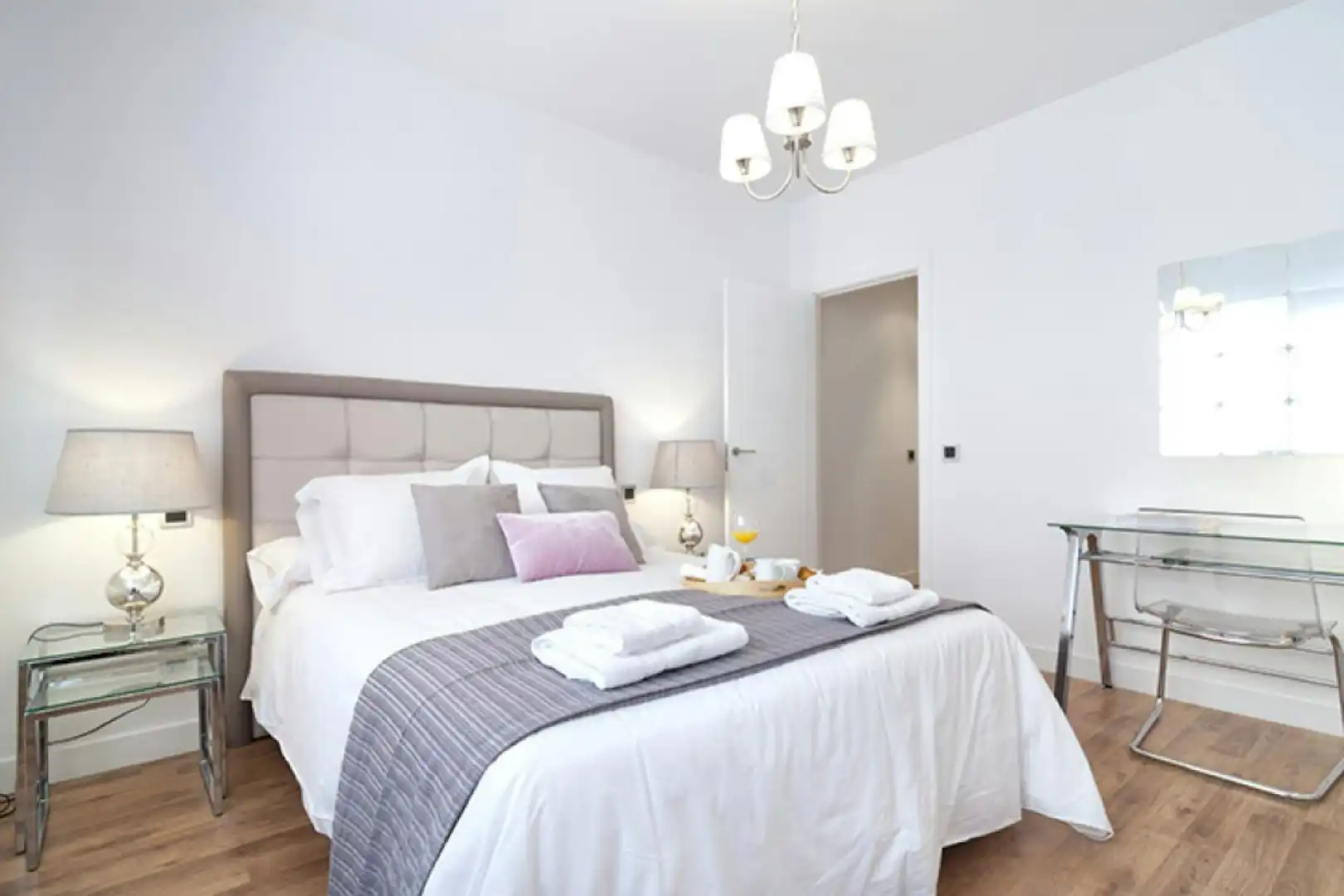 Bedroom of Flat for rent in Madrid  with Air Conditioner, Heating and Furnished