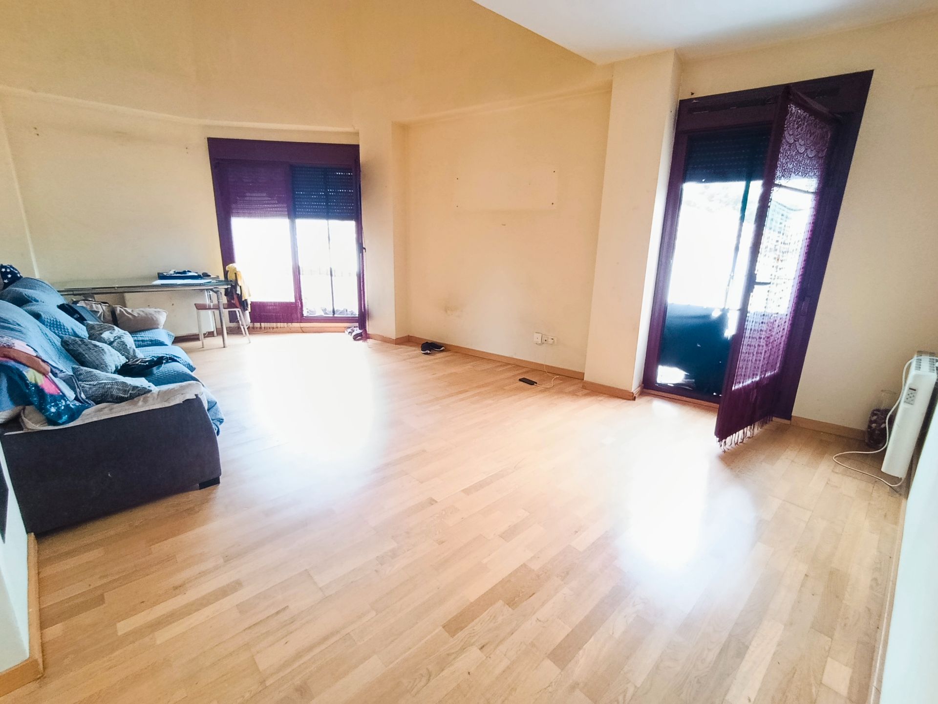Sala d'estar de Pis en venda en Esquivias amb Calefacció, Traster i Balcó