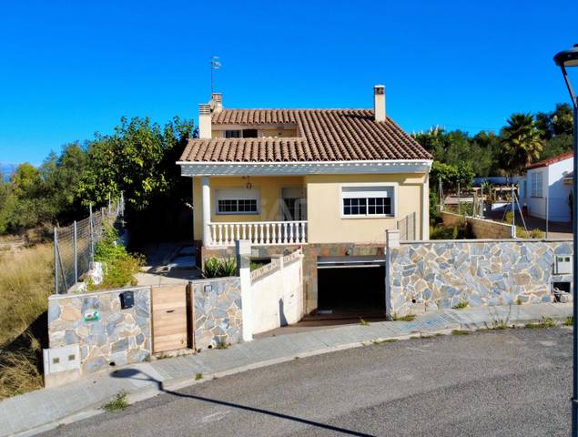 Casa-chalet en Venta en Grau - Quintanes