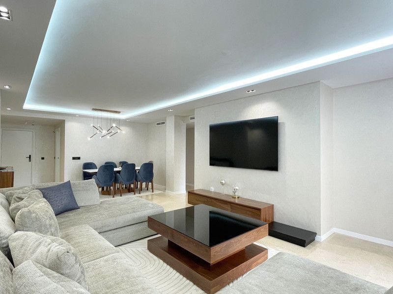 Sala d'estar de Apartament en venda en Marbella amb Aire condicionat, Calefacció i Terrassa