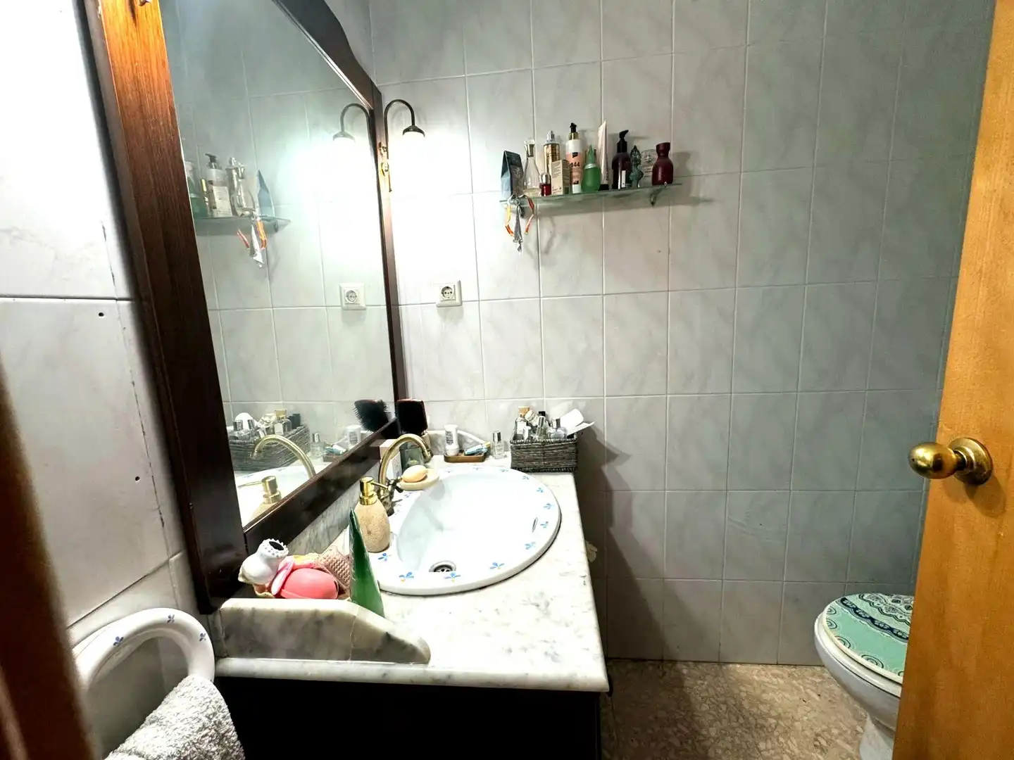 Badezimmer von Dachboden zum Verkauf in Castelldefels mit Klimaanlage, Heizung und Parkett
