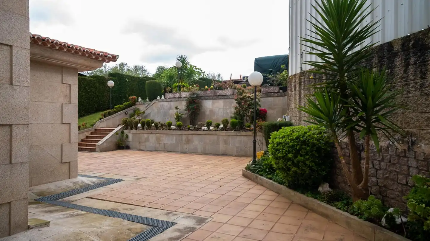 Jardí de Casa o xalet en venda en Culleredo amb Jardí privat, Terrassa i Traster