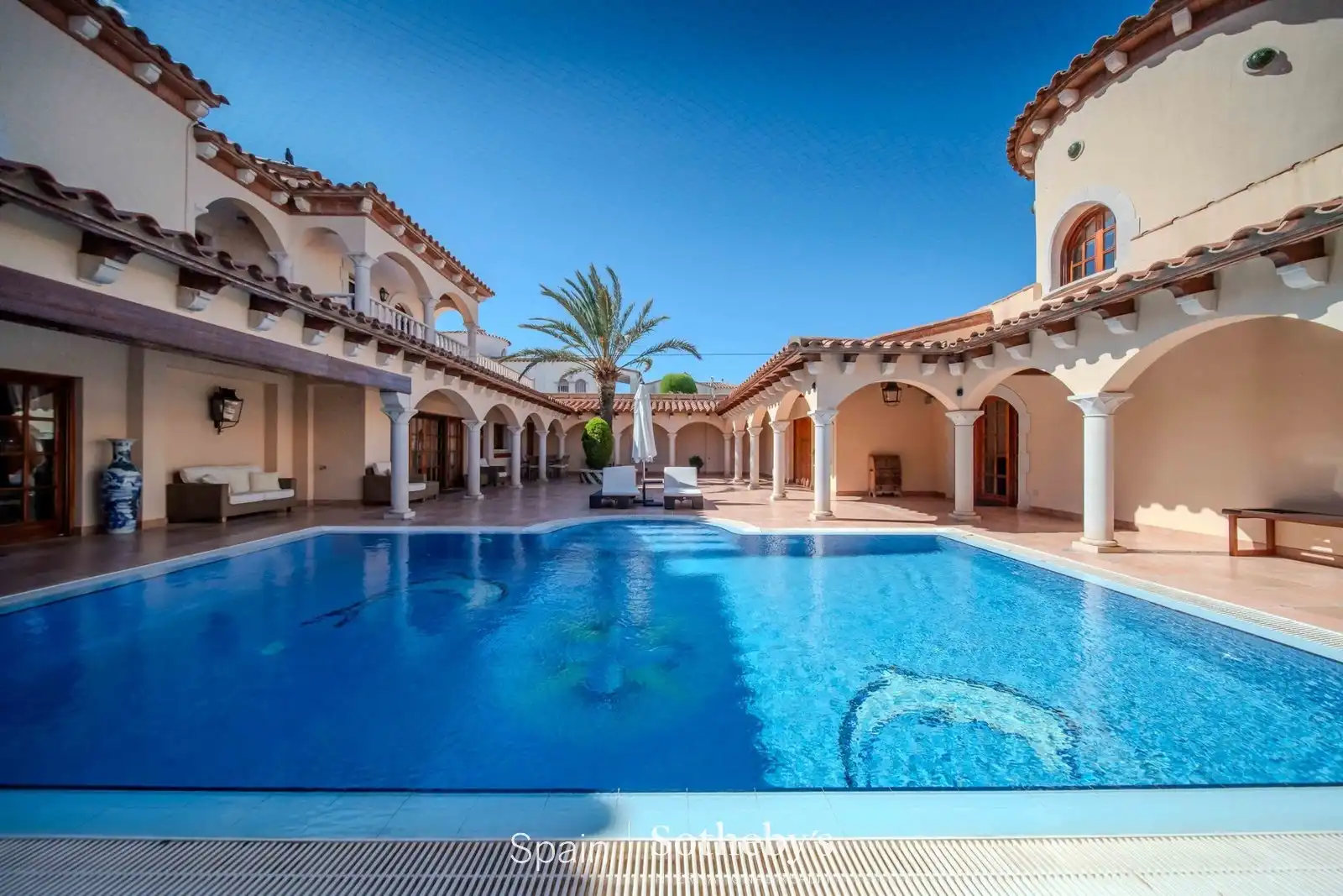 Swimming pool of Houses for sale in Empuriabrava  with Air Conditioner, Heating and Private garden