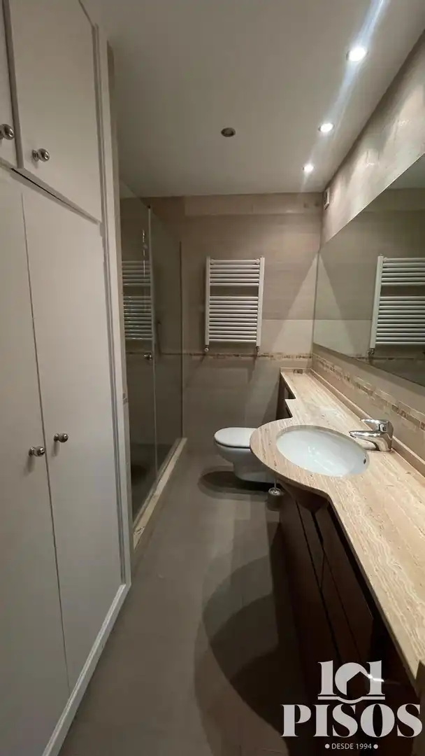Baño de Piso de alquiler en Sant Cugat del Vallès con Calefacción, Parquet y Terraza
