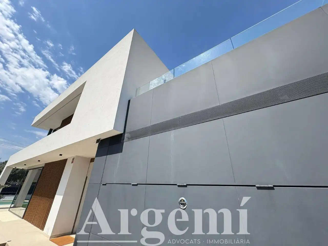 Vista exterior de Casa o chalet en venta en Santa Perpètua de Mogoda con Aire acondicionado, Jardín privado y Piscina