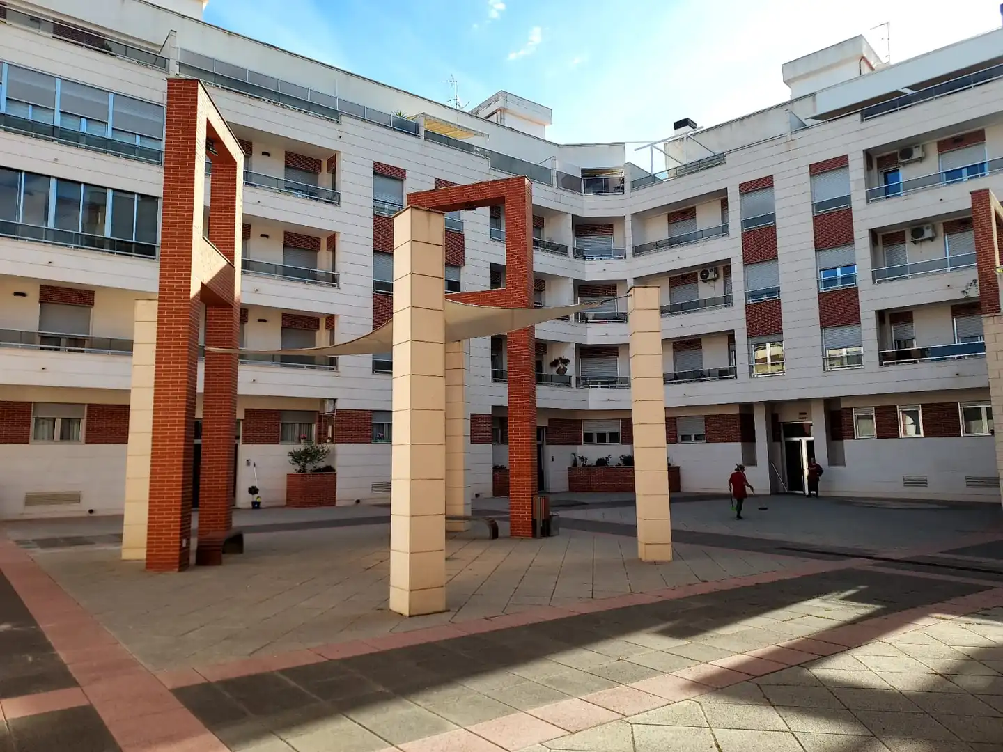 Piso con ascensor en venta en Hellín