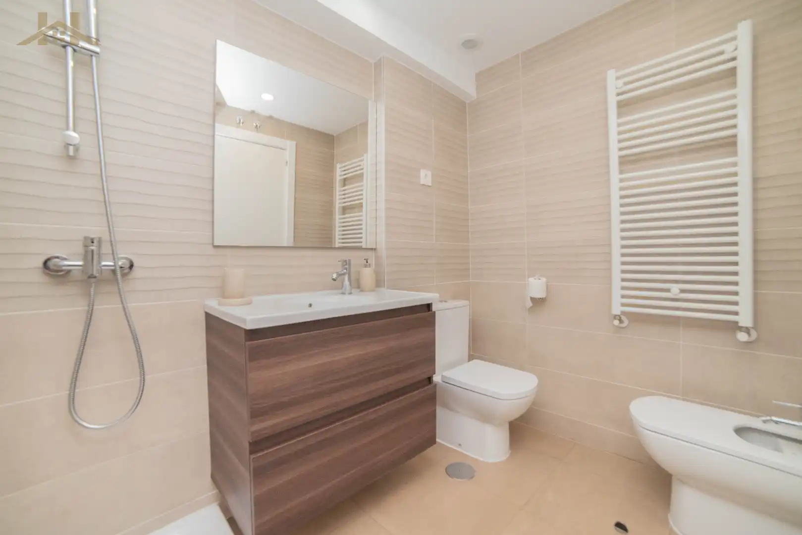 Baño de Ático en venta en Móstoles con Aire acondicionado, Calefacción y Terraza