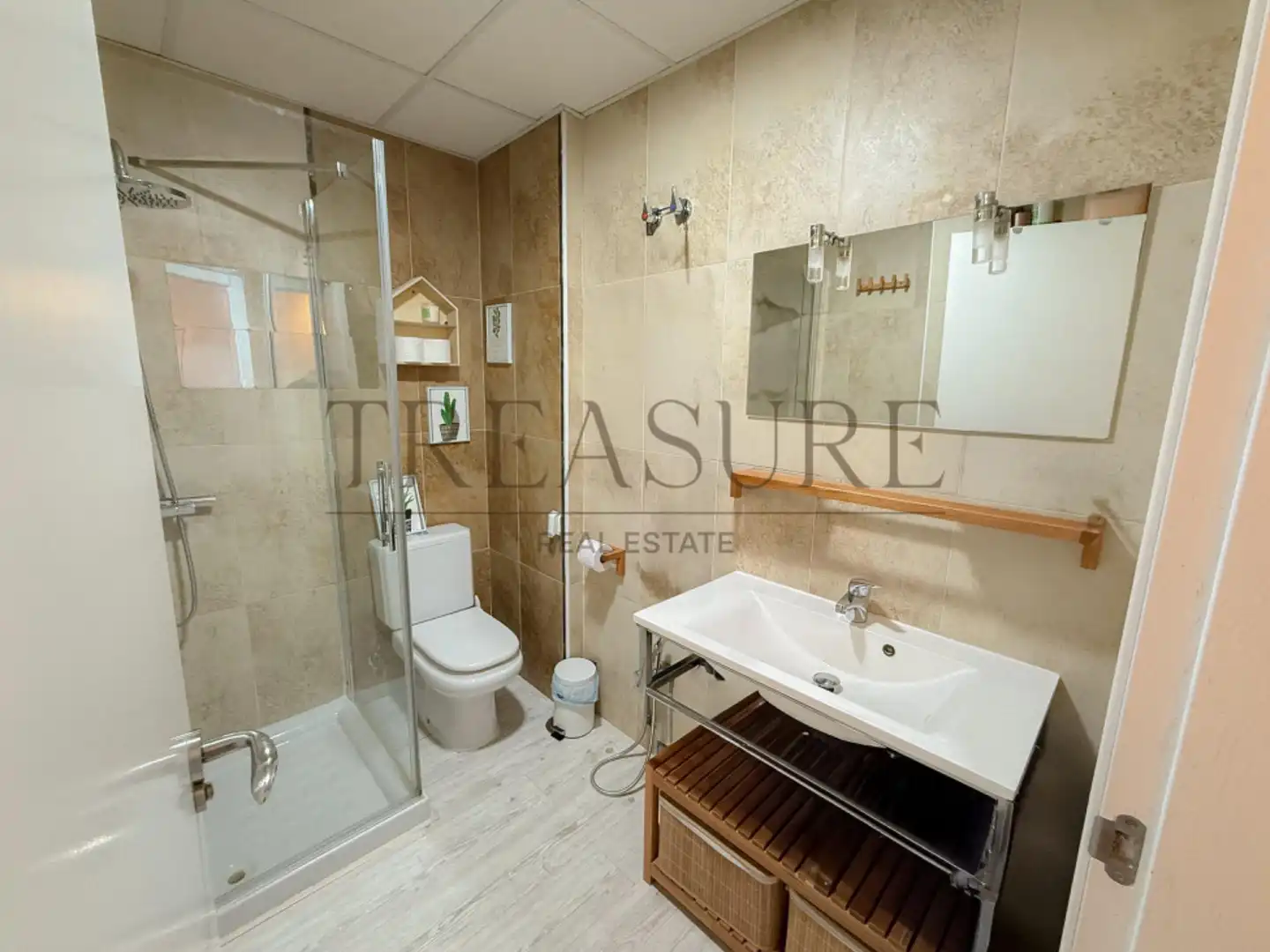 Bathroom of Flat for sale in Murcia  with Air Conditioner and Storage room