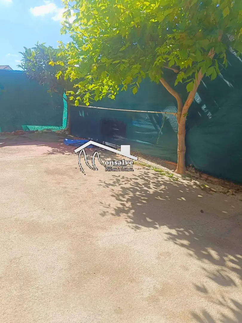 Casa adosada en venta en Camarenilla con Calefacción