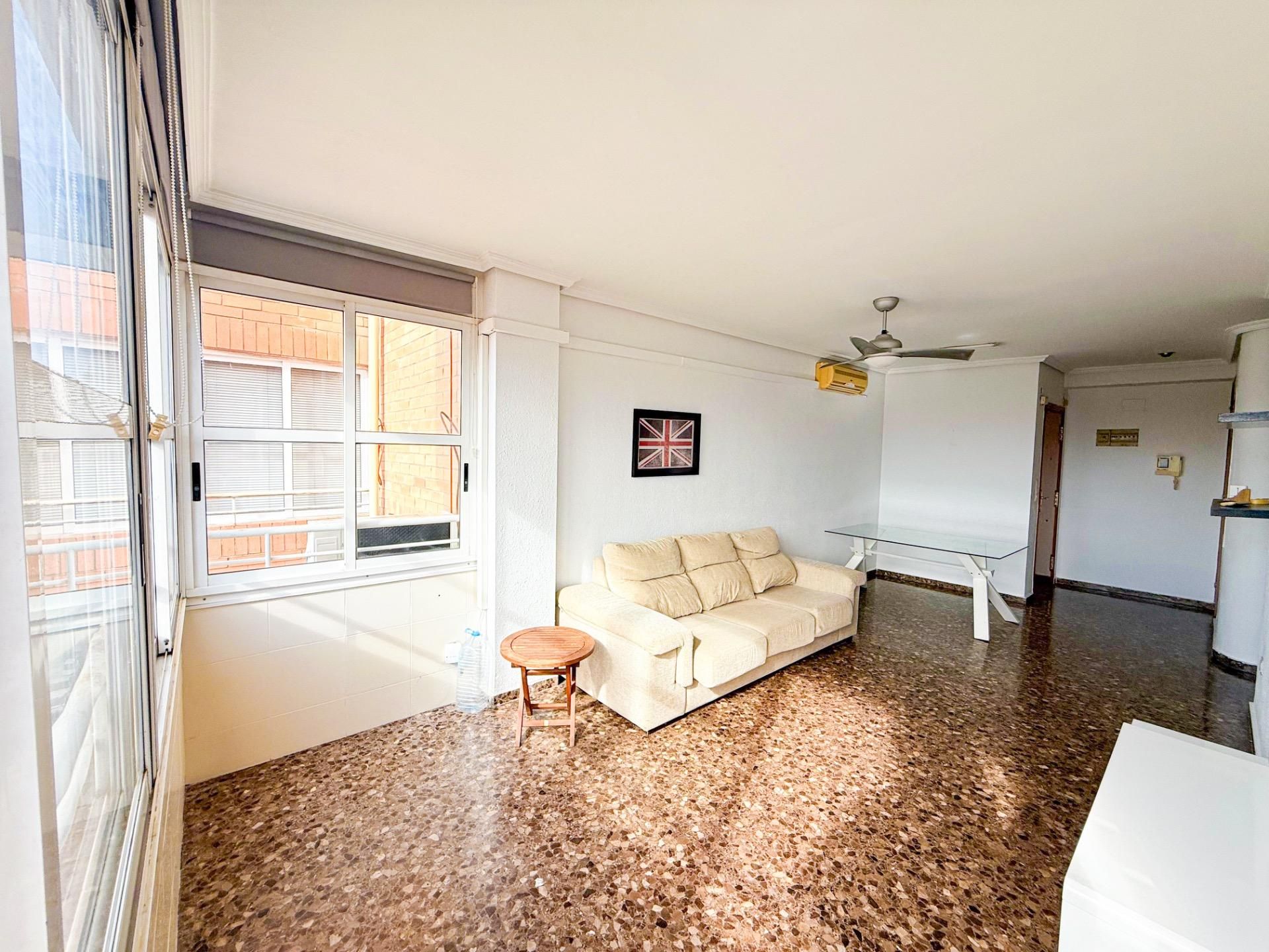 Living room of Flat to rent in  Valencia Capital  with Air Conditioner, Heating and Balcony