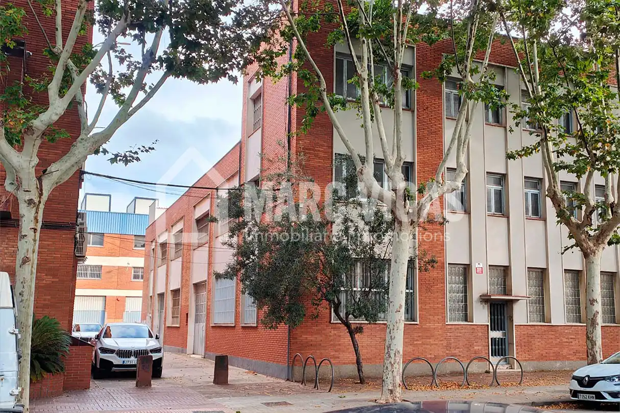 Außenansicht von Fabrikhallen zur Miete in El Prat de Llobregat