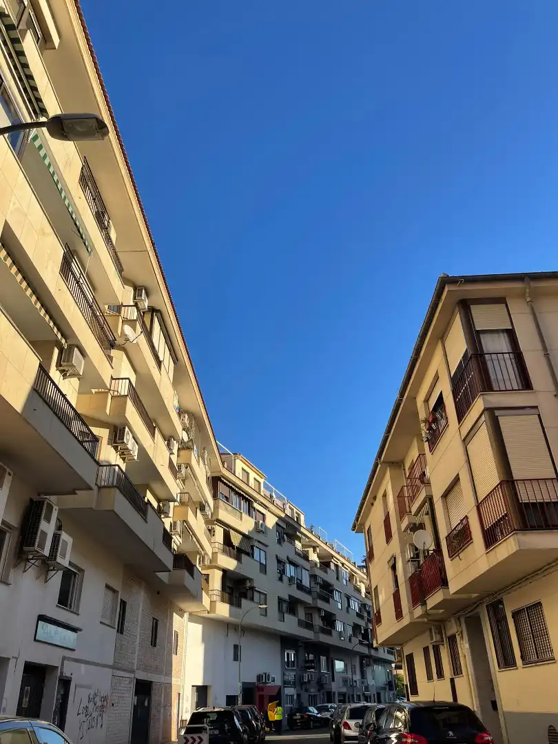 Vista exterior de Piso en venta en Miralvalle - Av. Virgen del Puerto - La Data 