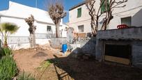 Vista exterior de Casa o xalet en venda en Huétor Vega amb Jardí privat, Terrassa i Balcó