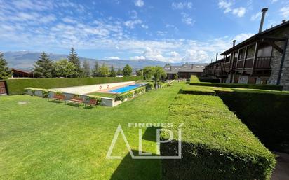 Jardí de Dúplex en venda en Alp amb Calefacció, Jardí privat i Parquet