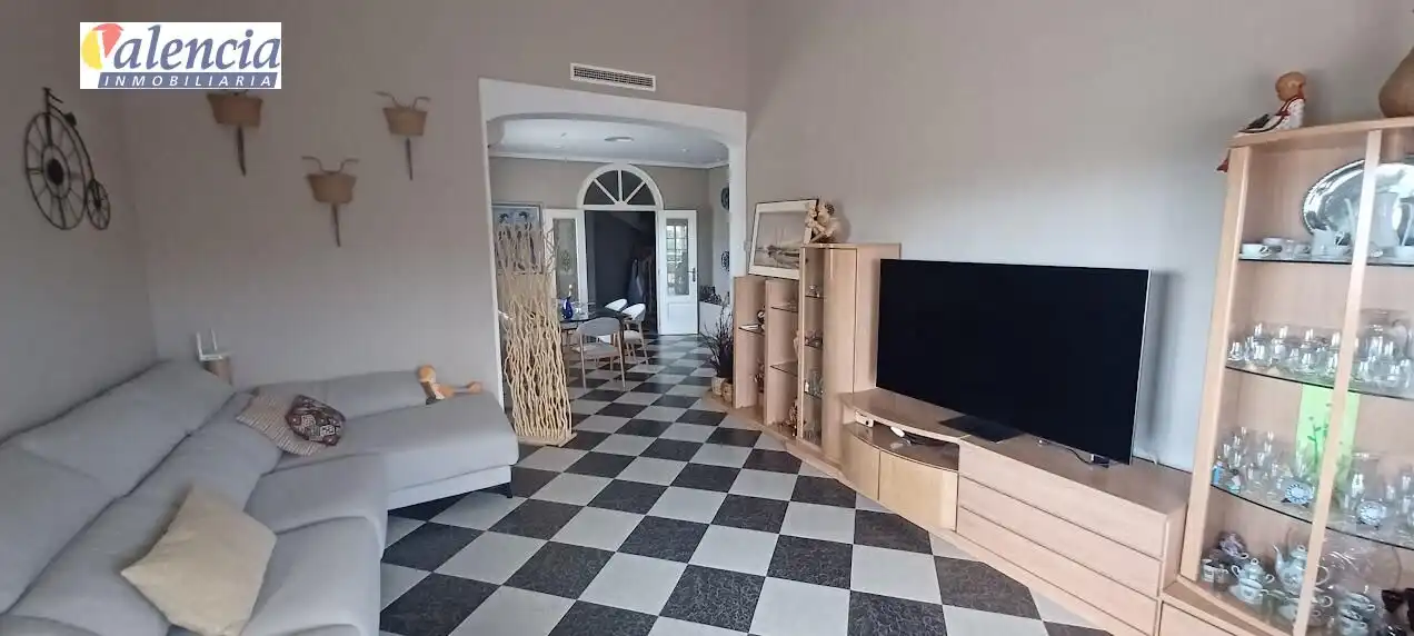 Sala de estar de Casa o chalet en venta en Chiva con Jardín privado