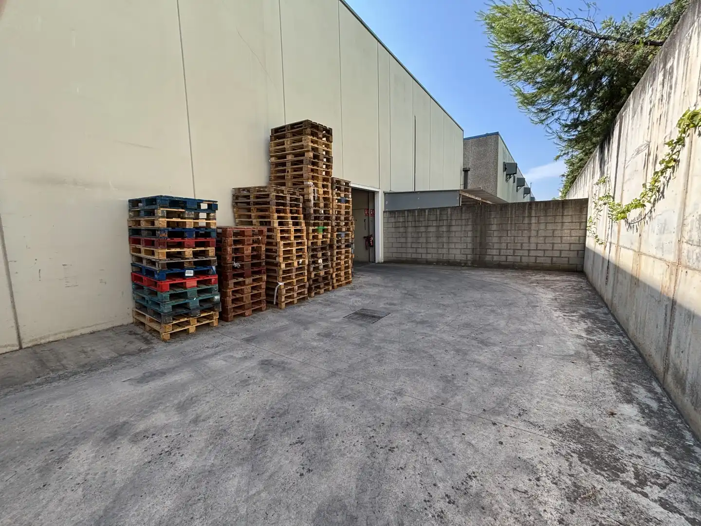Parking of Industrial buildings for rent in Rubí