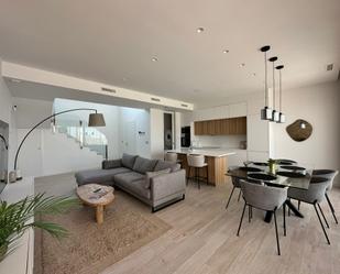 Sala d'estar de Casa o xalet de lloguer en Finestrat amb Aire condicionat, Terrassa i Piscina