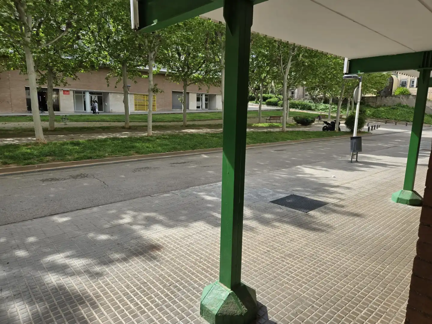 Vista exterior de Piso en venta en Sant Andreu de la Barca con Balcón y Alarma