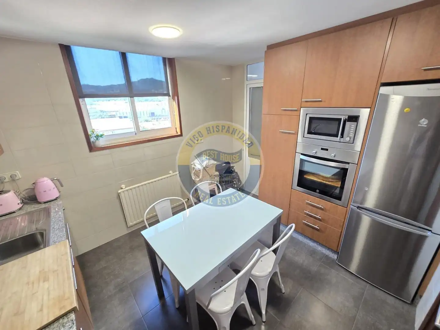 Kitchen of Flat for rent in Vigo   with Heating and Furnished