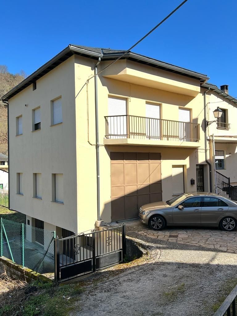 Exterior view of House or chalet for sale in Vega de Valcarce  with Heating, Private garden and Terrace